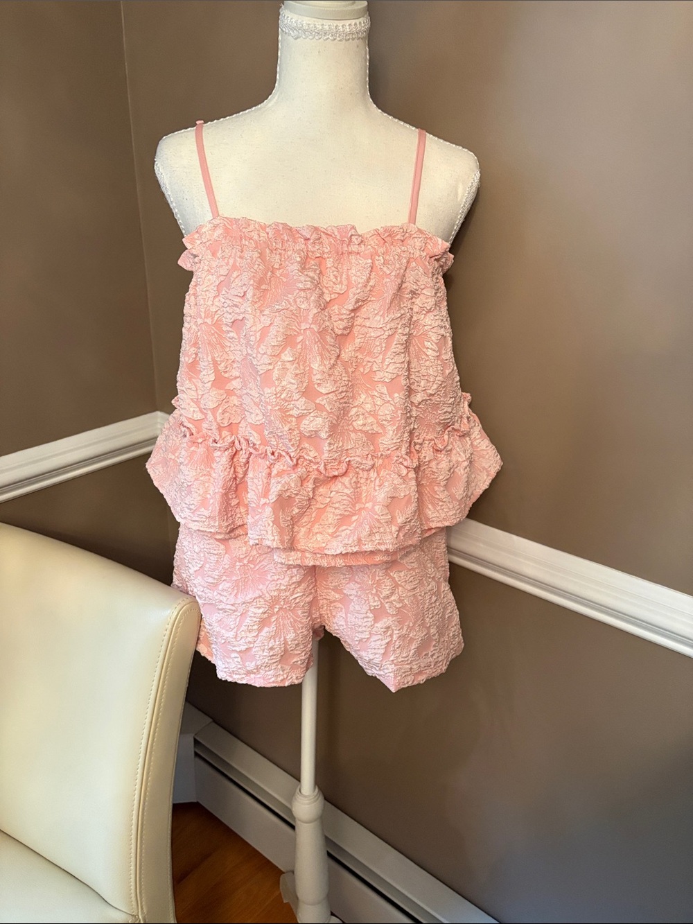 Women's Pink Ruffled Lace Set - Picture 1 of 8
